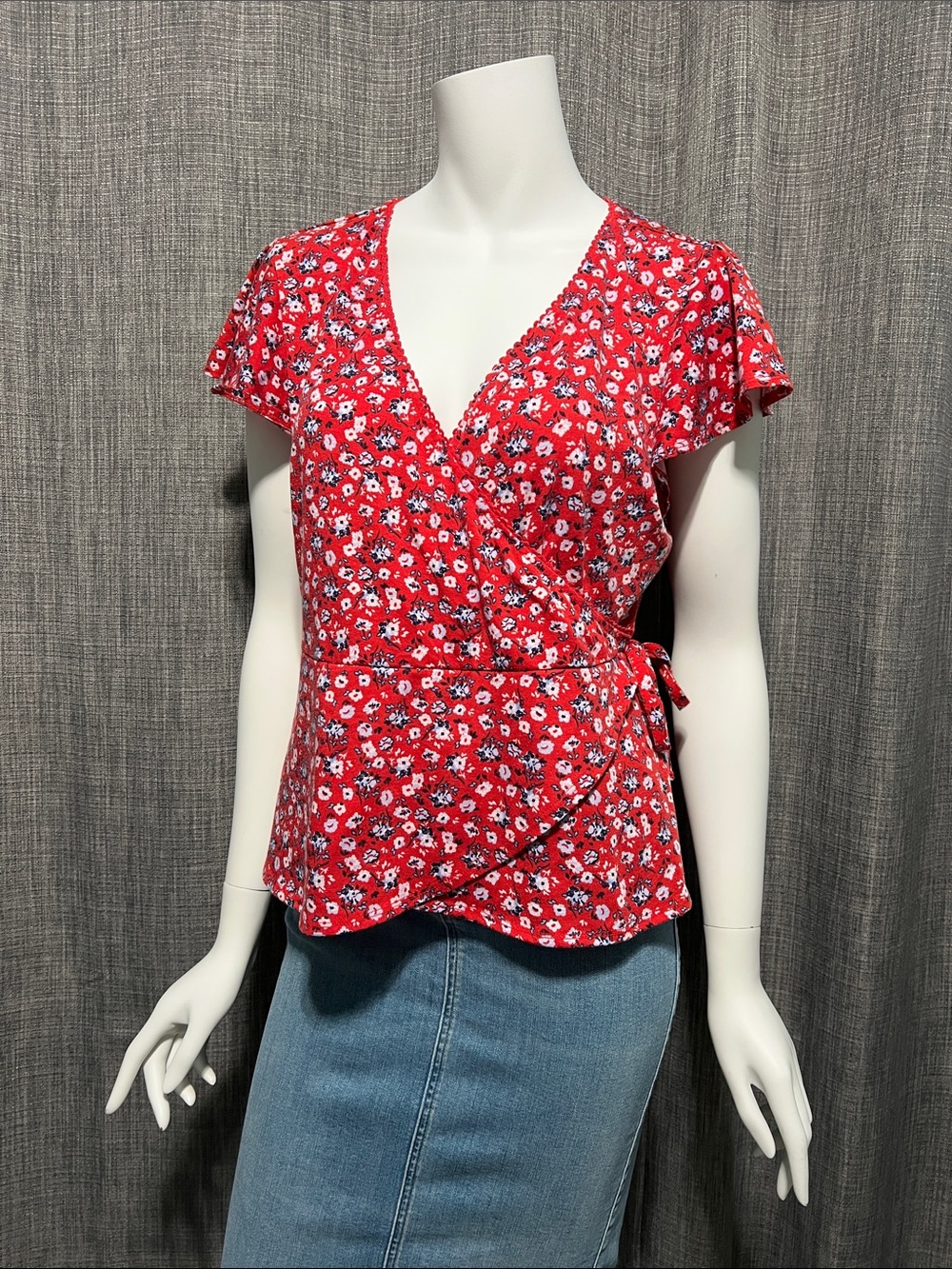 No Boundaries Red Floral Wrap Style Short-Sleeve Top Juniors XL
